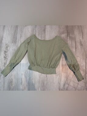 Cuyana Save Green Long Sleeve Cropped Sweatshirt Top
